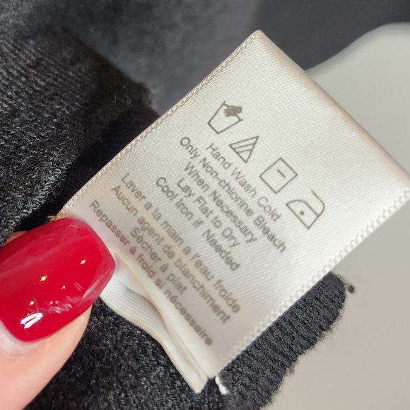 Icelandic Wool Blend 1/2 Zip Black Blue Pink Pull Over Sweater Size Medium - Picture 4 of 14